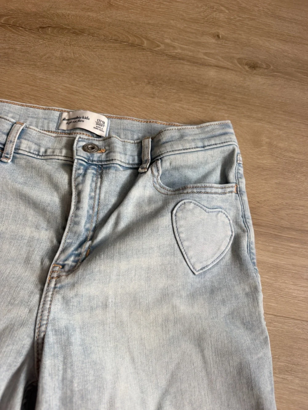 Abercrombie Kids High Rise Flare Leg Jeans Sz 17/18 Light Wash Heart Pockets
